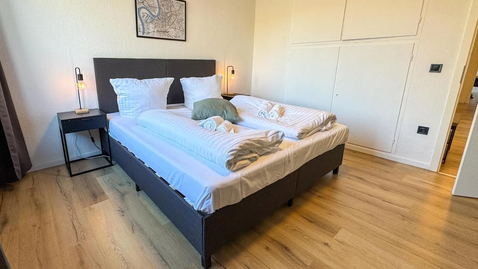 Apartment Duesseltal Messe 100Qm Dusseldorf