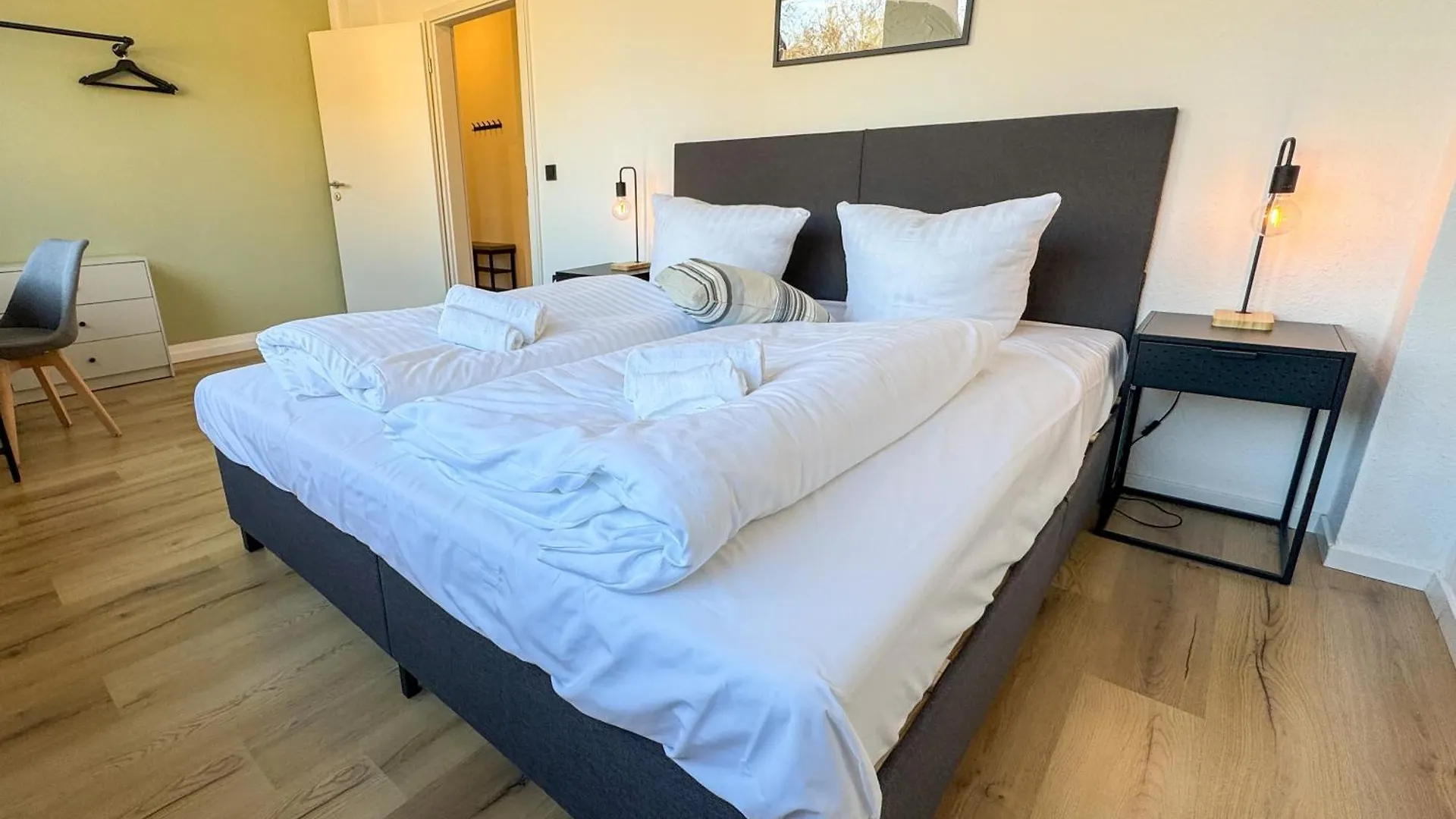 Apartment Duesseltal Messe 100Qm Dusseldorf Germany