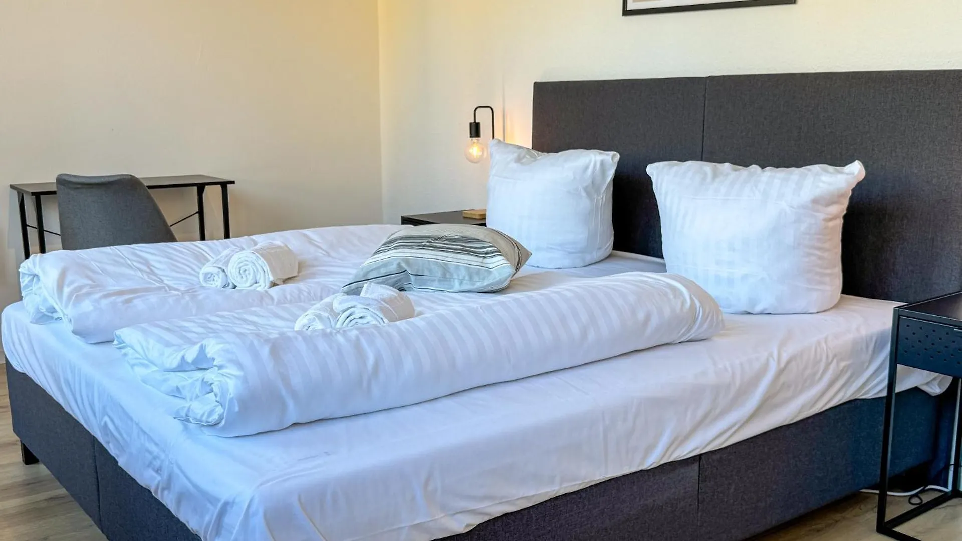 Apartment Duesseltal Messe 100Qm Dusseldorf